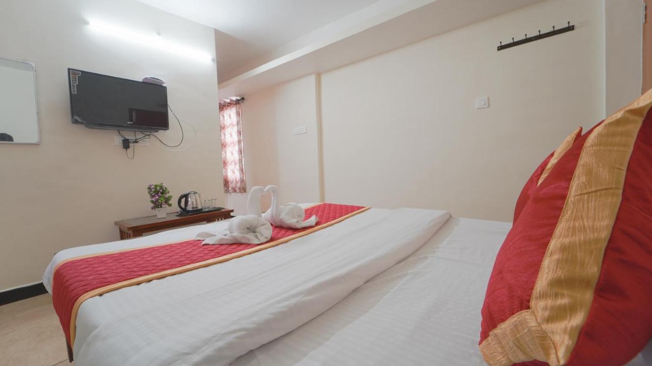Amuthu Residency Hotel Ooty Exterior foto