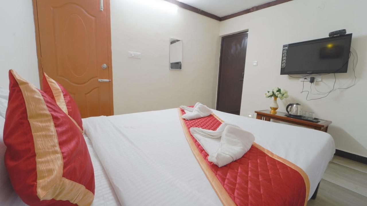 Amuthu Residency Hotel Ooty Exterior foto