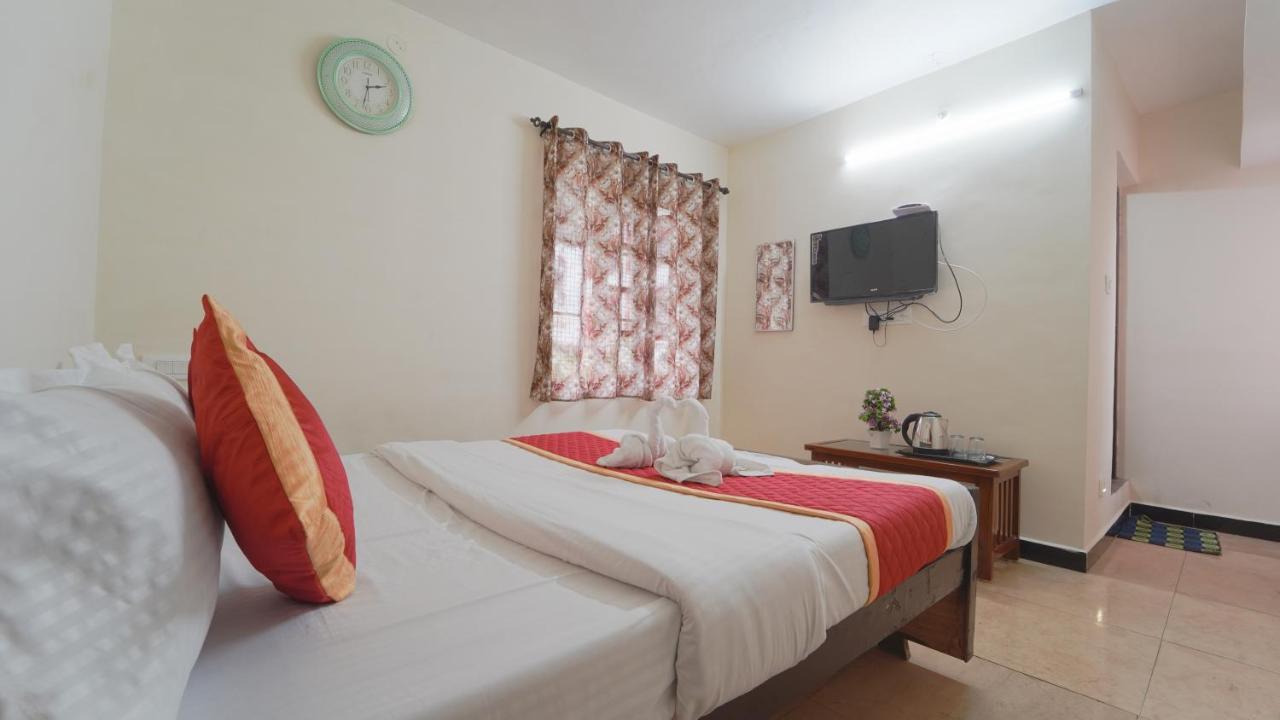 Amuthu Residency Hotel Ooty Exterior foto